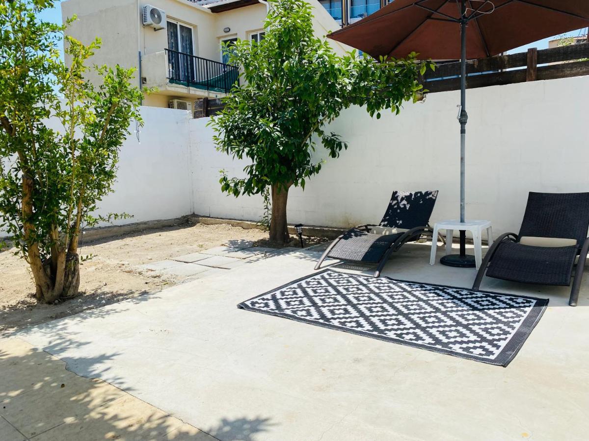 Serena'S 2-Br Apartment In Larnaca Lárnaca Exterior foto