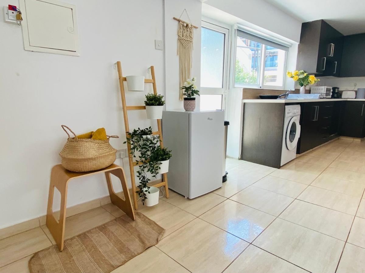 Serena'S 2-Br Apartment In Larnaca Lárnaca Exterior foto